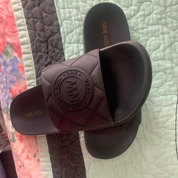 NWOT: Nine west slides sz8 - Picture 2 of 6